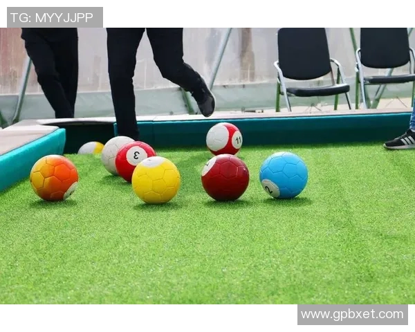 潘卡足球的魅力与挑战:探索这项新兴运动的未来发展与影响 潘卡足球的魅力与挑战:探索这项新兴运动的未来发展与影响